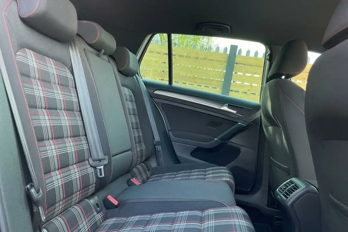 2019-volkswagen-golf-20-tsi-gti-performance-ss-5d-big-21