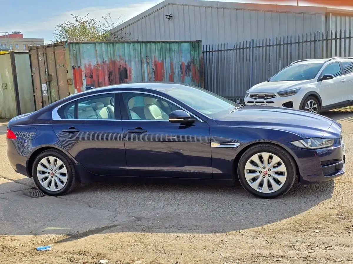 2015-jaguar-xe-20td-portfolio-163ps-auto-big-4