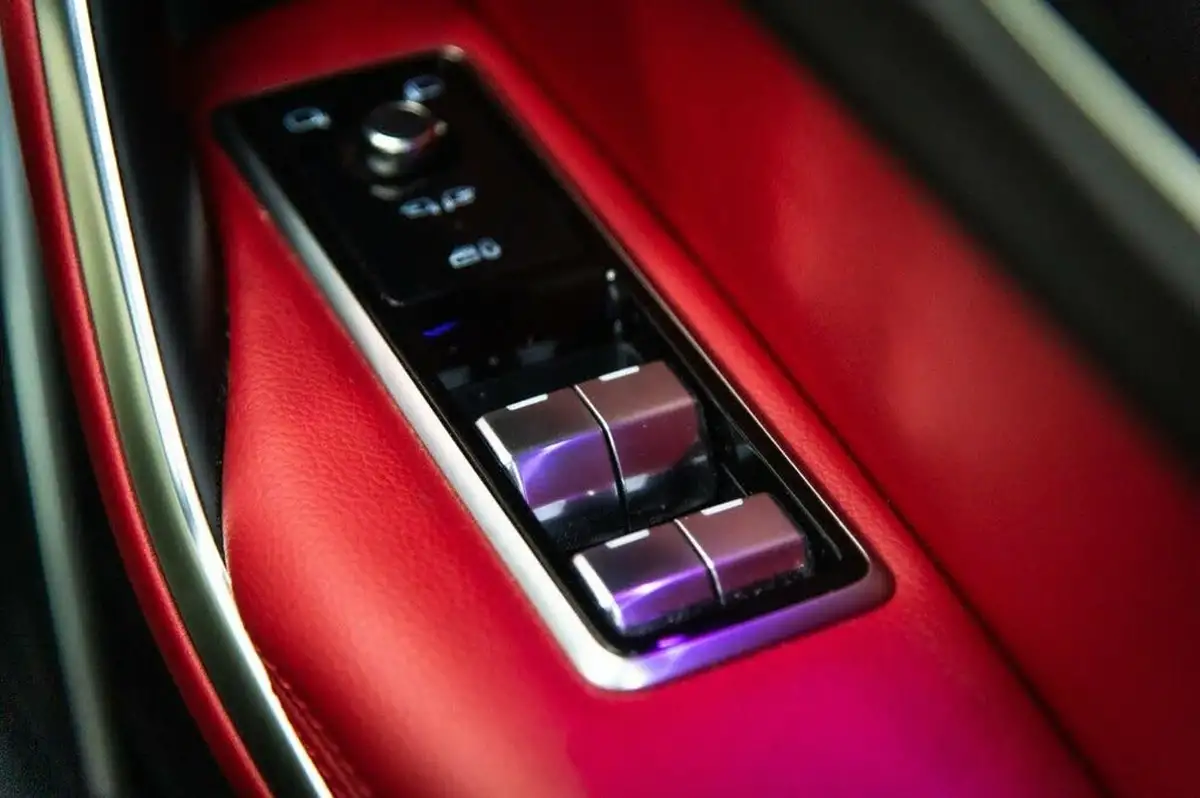 2022-jaguar-f-pace-20-d200-r-dynamic-black-big-17