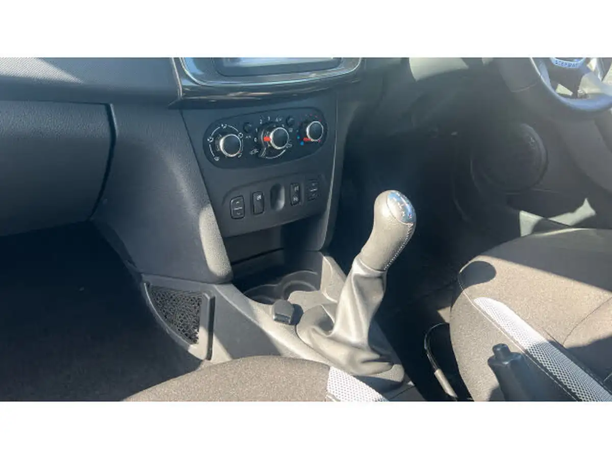 2017-dacia-sandero-stepway-15dci-laureate-big-12