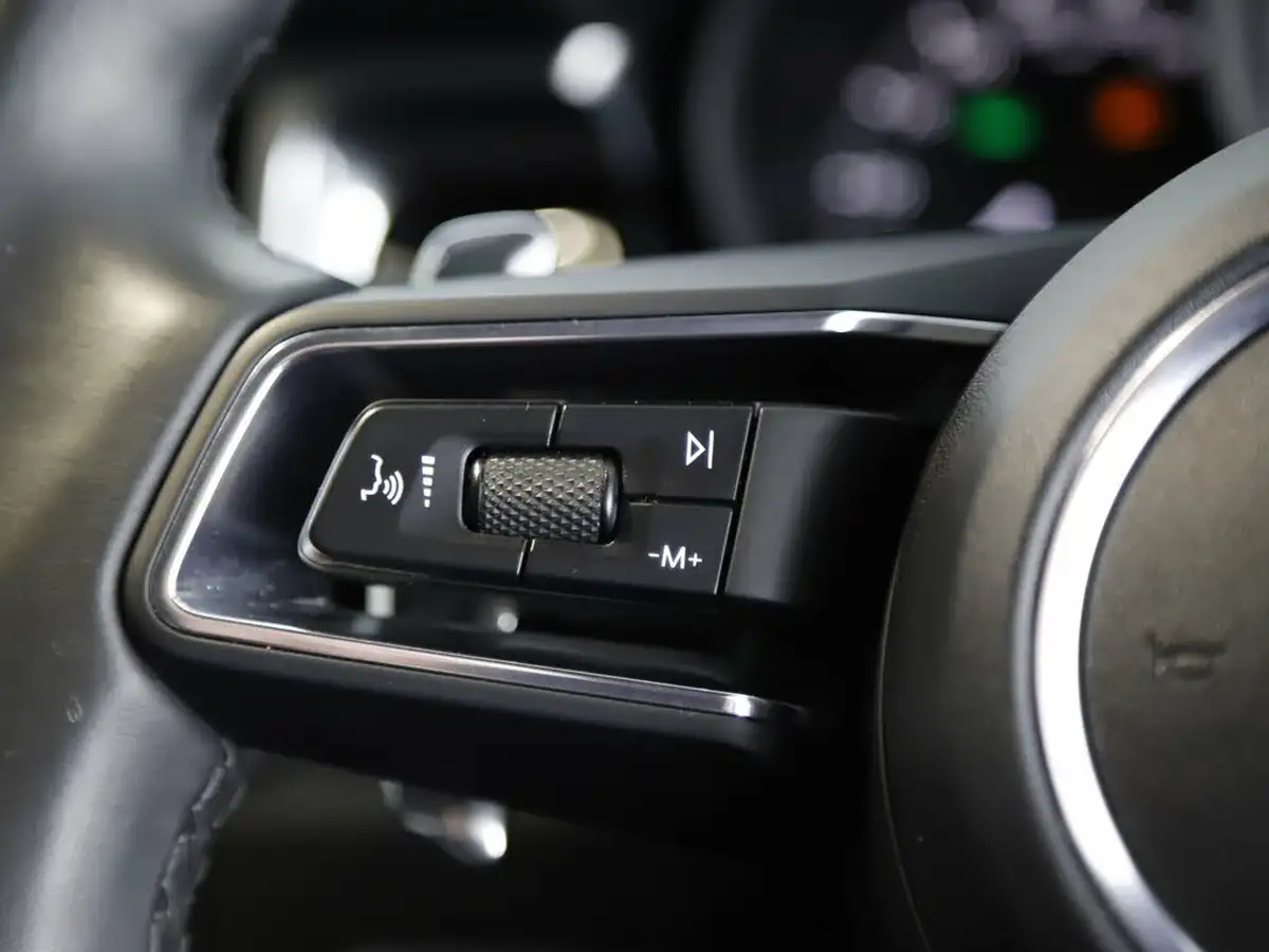 2022-porsche-macan-29-v6-s-big-43