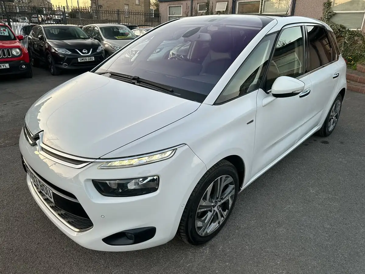 2014-citroen-c4-picasso-16e-hdi-exclusive-big-9