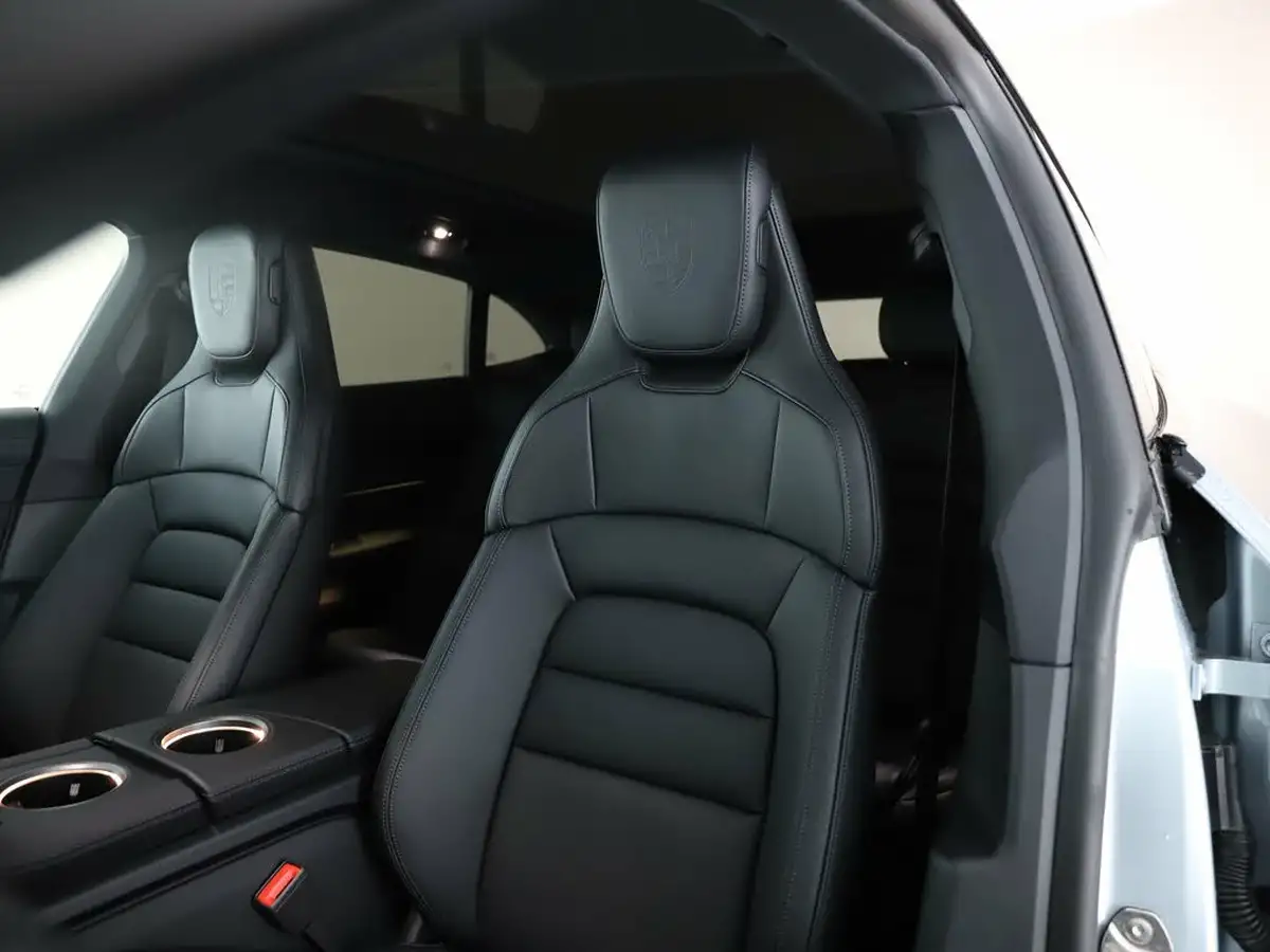 2024-porsche-taycan-e-4s-sport-turismo-544ps-big-12