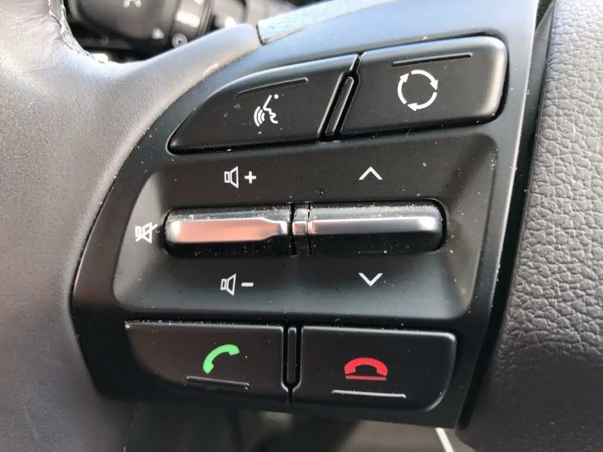 2019-hyundai-ioniq-16-gdi-premium-se-plug-in-hybrid-big-13