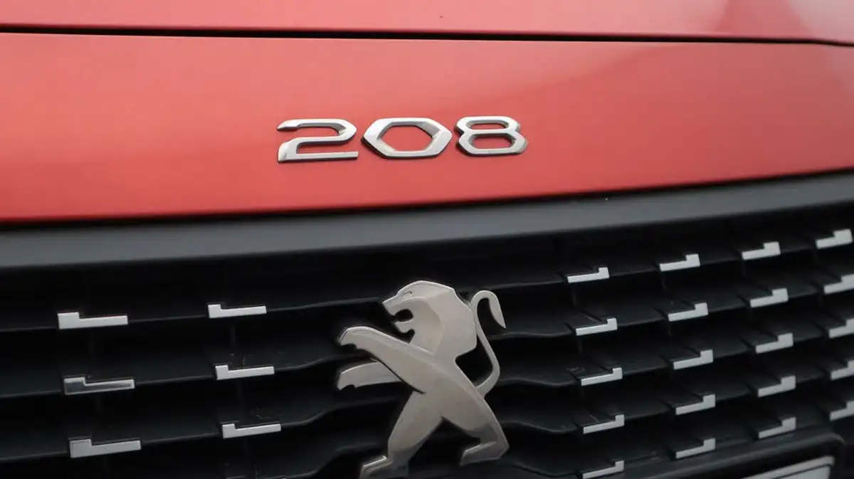 2020-peugeot-208-12-puretech-allure-100bhp-eat8-big-20