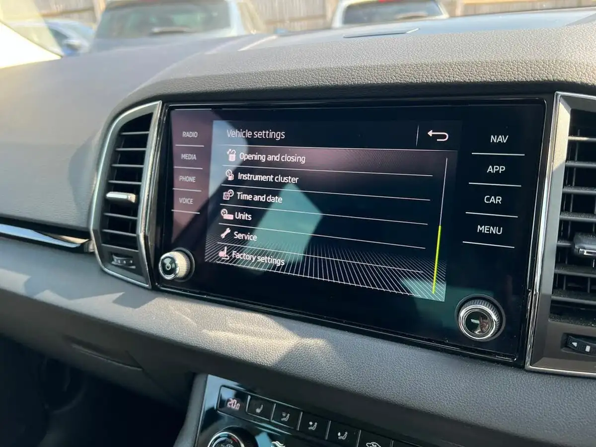 2019-skoda-karoq-15-tsi-se-l-big-44