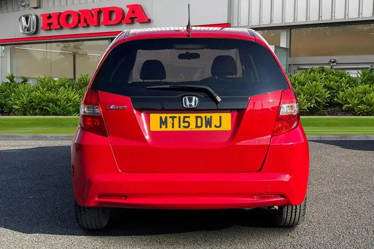 2015-honda-jazz-14-es-plus-big-5