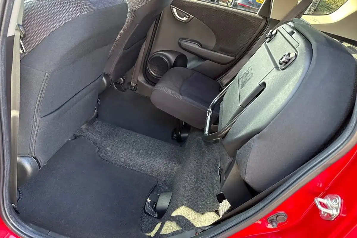 2015-honda-jazz-14-es-plus-big-29