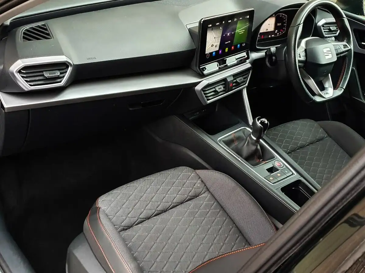 2022-seat-leon-10-tsi-evo-fr-estate-big-6