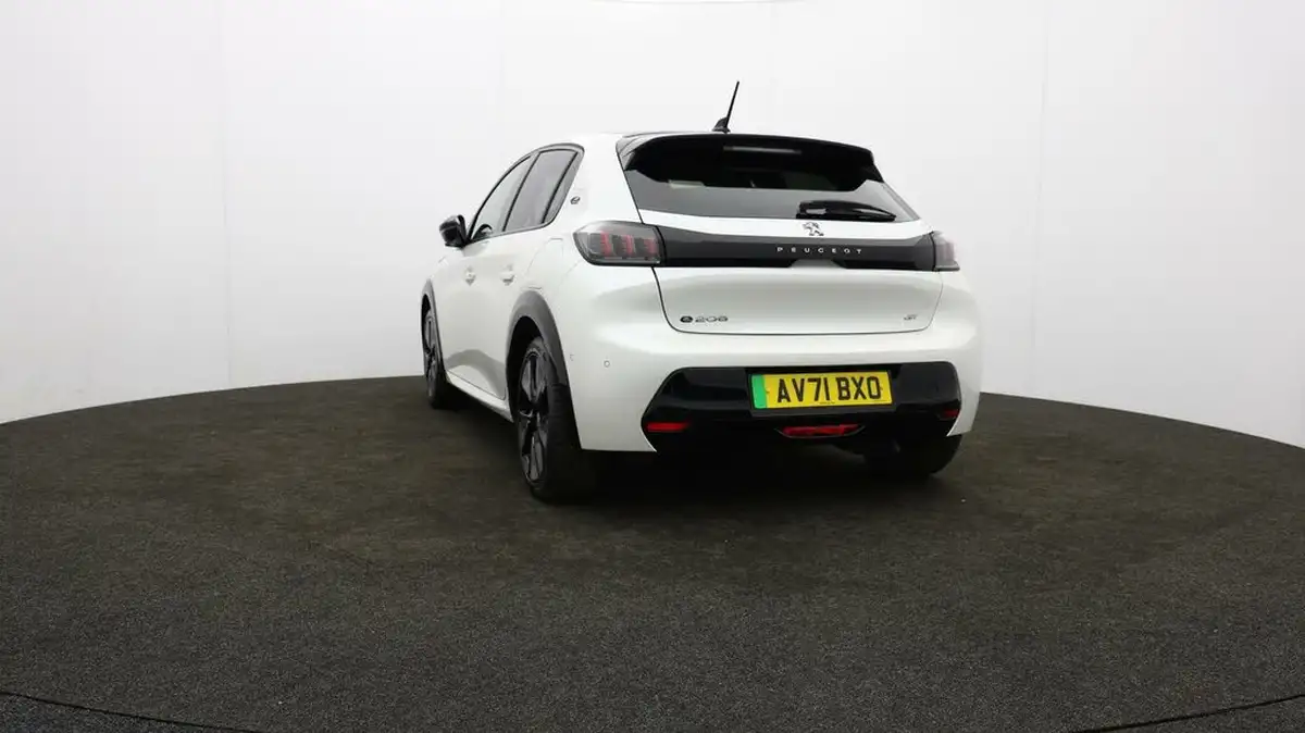 2021-peugeot-208-e-gt-premium-big-24