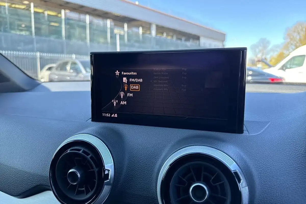2022-audi-q2-15-35-tfsi-black-edition-s-tronic-big-35