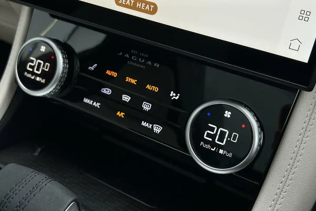 2024-jaguar-f-pace-20-d200-r-dynamic-se-black-90th-anniversary-edition-big-45