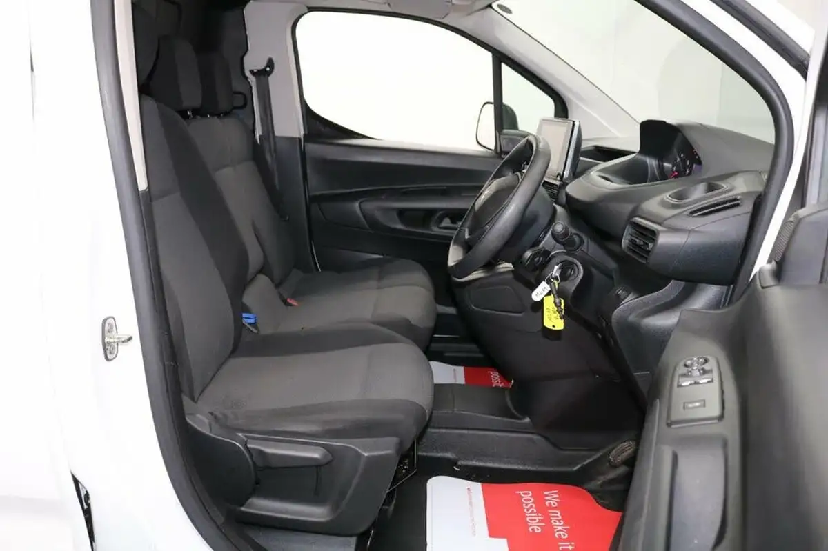2019-peugeot-partner-15-bluehdi-1000-professional-100ps-eu6dt-panel-big-21