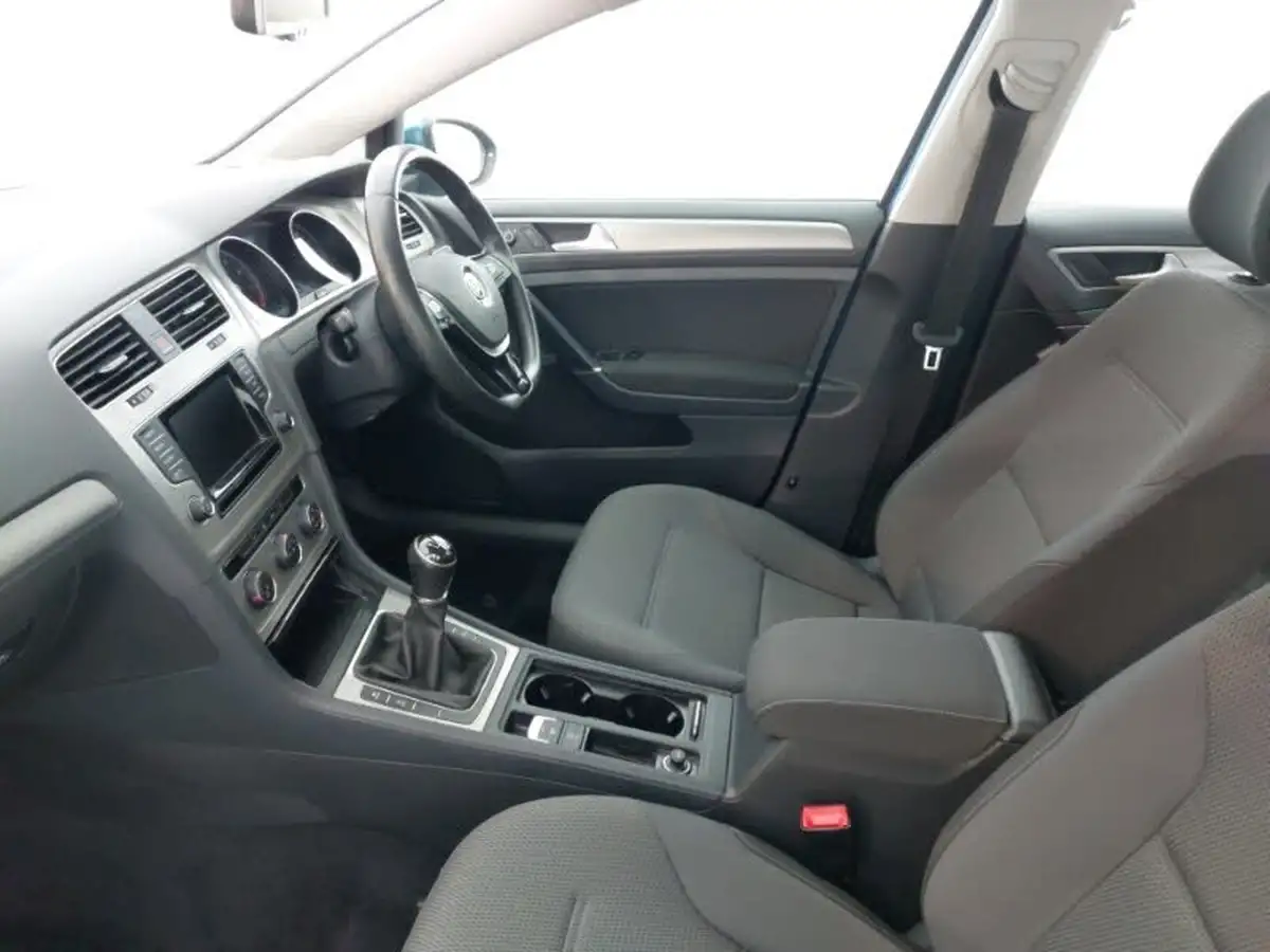 2015-volkswagen-golf-14-match-5d-big-4