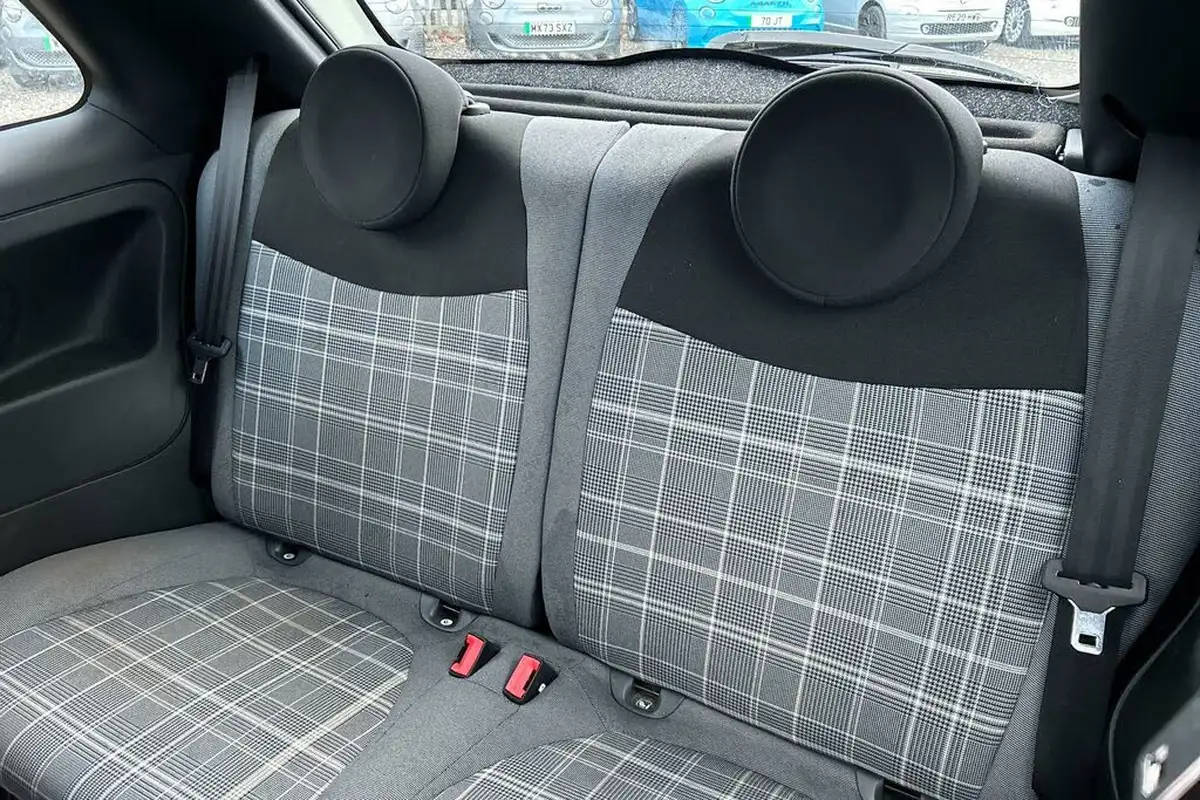 2020-fiat-500-10-lounge-big-18