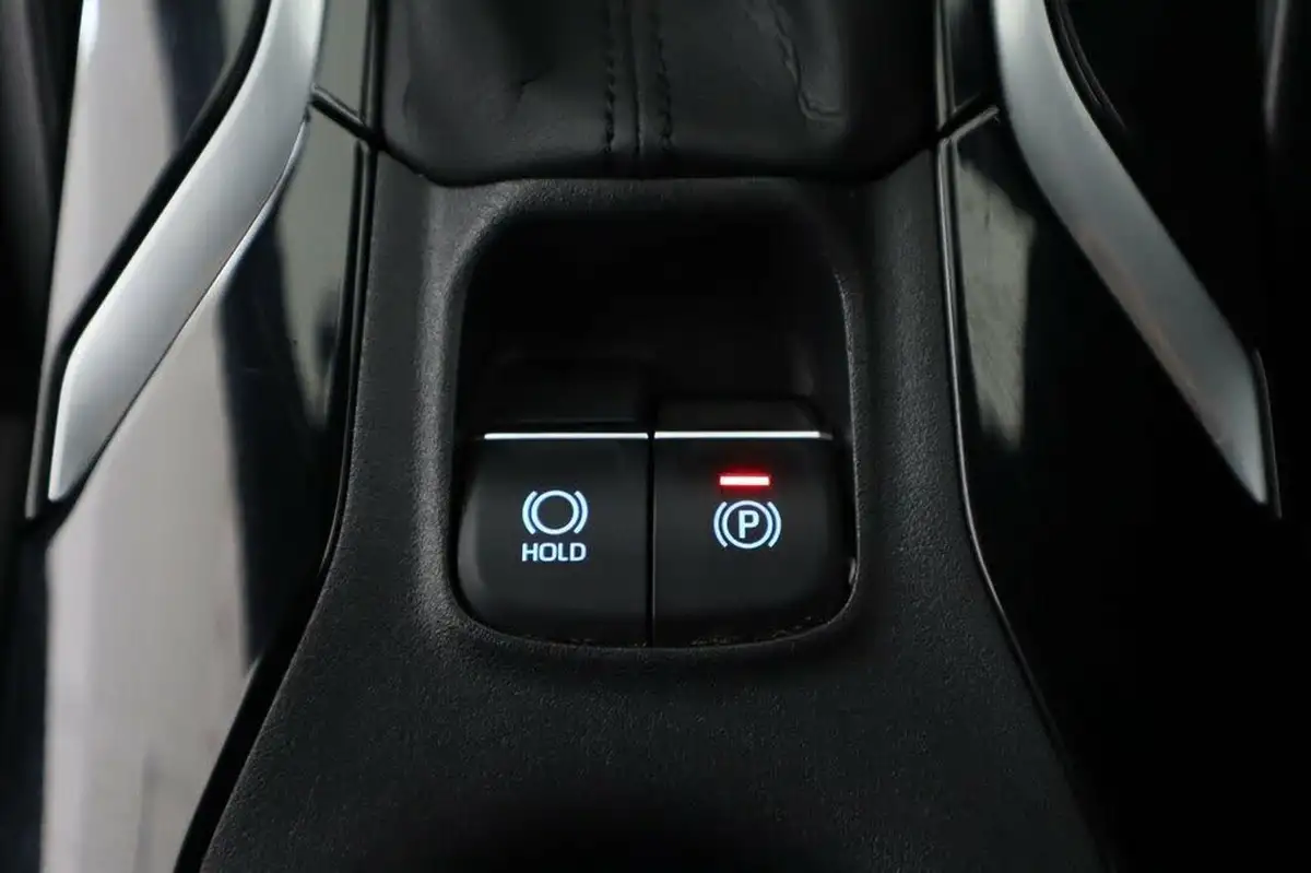 2021-toyota-corolla-18-vvt-i-excel-trk-touring-sports-big-21