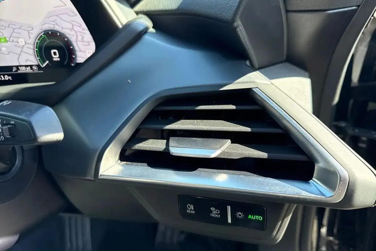 2022-audi-e-tron-gt-e-big-60