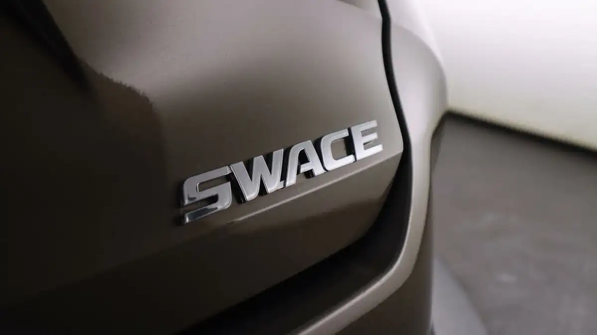 2022-suzuki-swace-18-sz-t-big-21