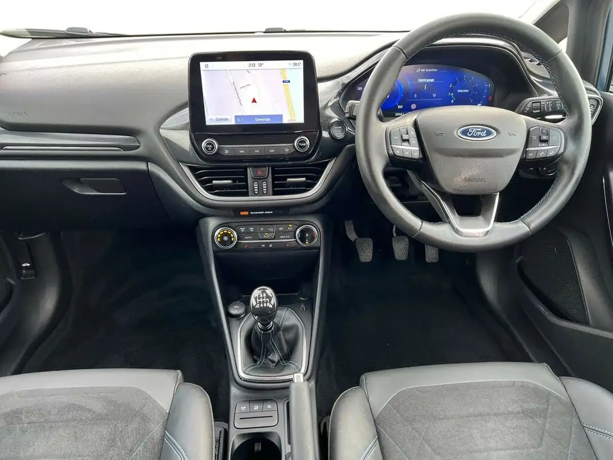 2023-ford-fiesta-big-14