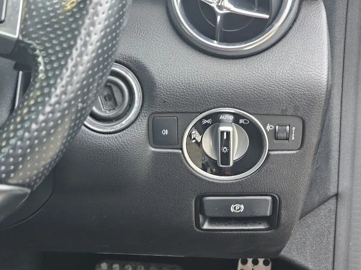 2015-mercedes-benz-slk-21td-slk250d-amg-sport-big-14