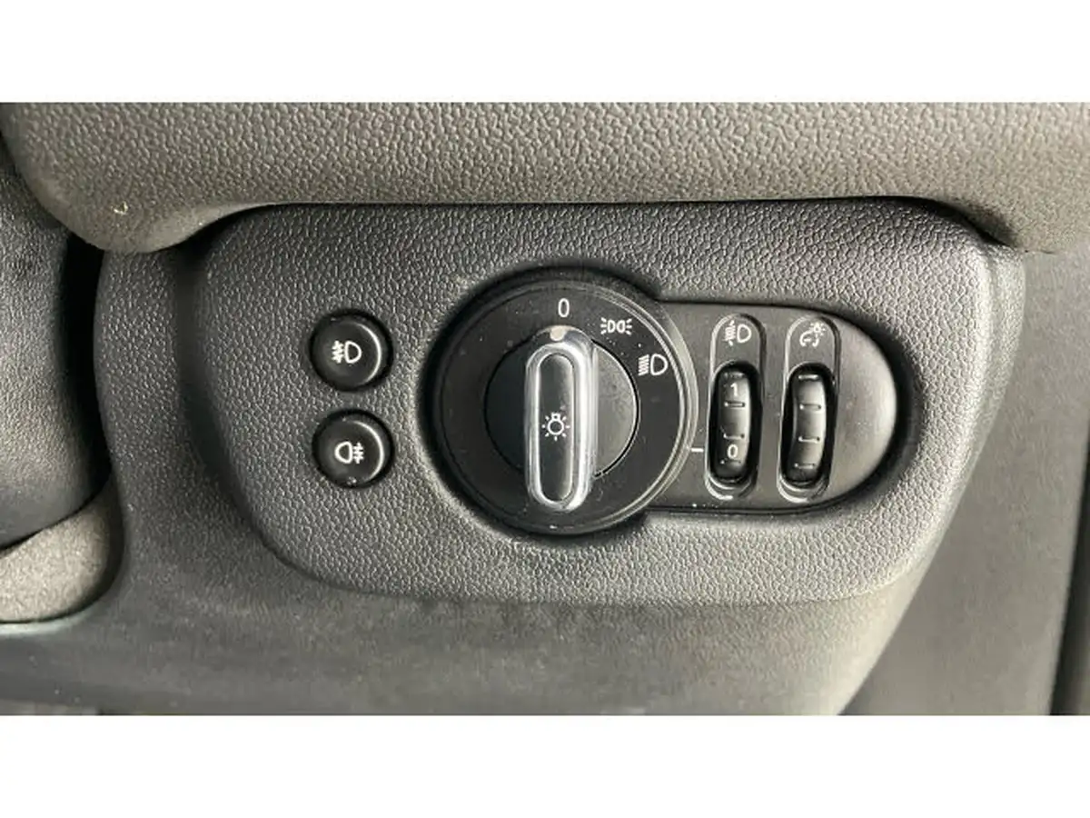 2020-mini-clubman-15-cooper-classic-big-45
