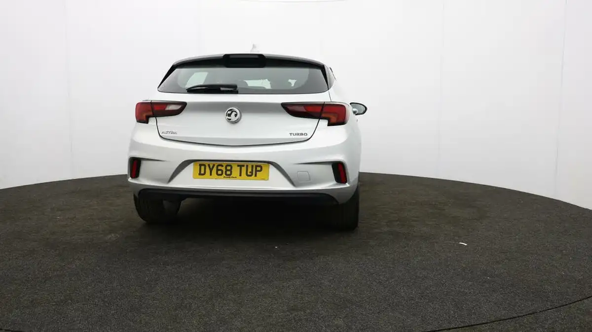 2018-vauxhall-astra-14i-16v-turbo-sri-vx-line-nav-big-68