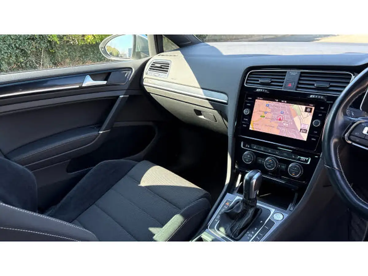 2019-volkswagen-golf-20-tsi-r-300ps-hatchback-5d-dsg-big-13