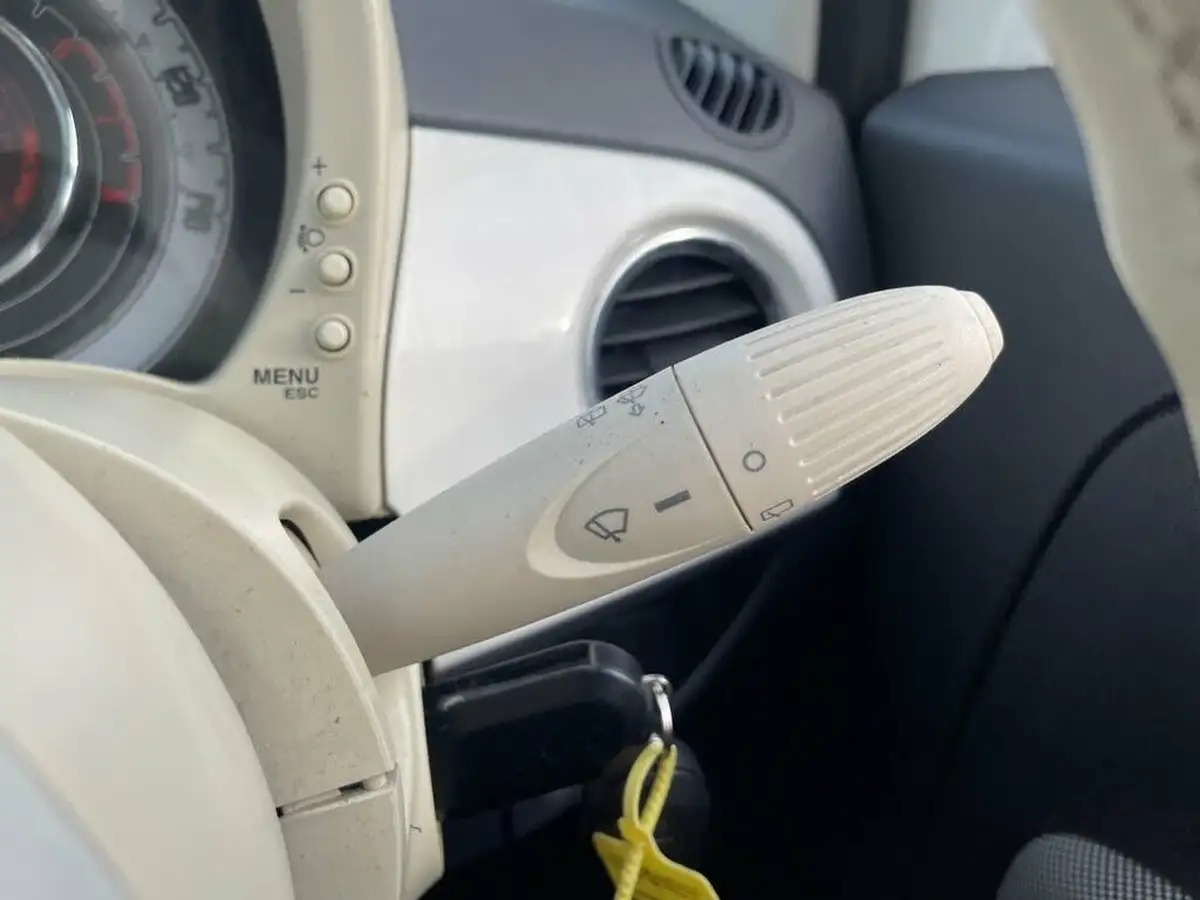 2013-fiat-500-12-lounge-big-13