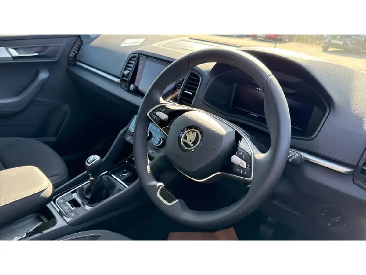 2025-skoda-karoq-15-tsi-se-drive-big-5