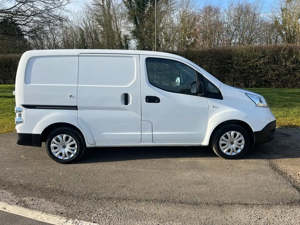 2020-nissan-env200-e-acenta-panel-van-auto-big-3