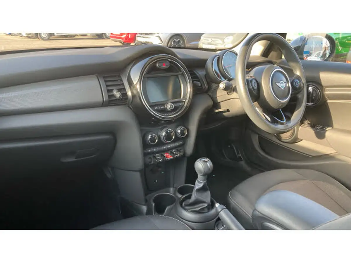 2019-mini-cooper-15-cooper-classic-hatchback-5d-big-8