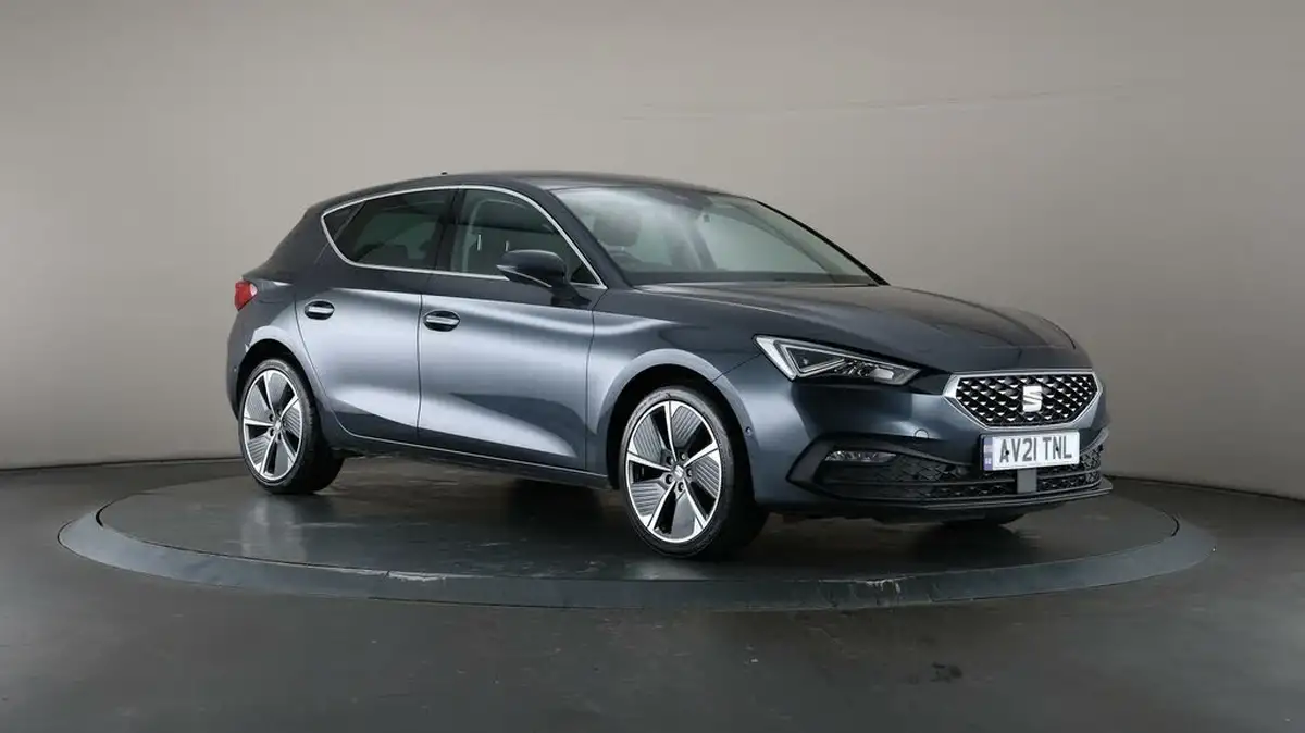 2021-seat-leon-10-etsi-evo-xcellence-lux-hatchback-big-1