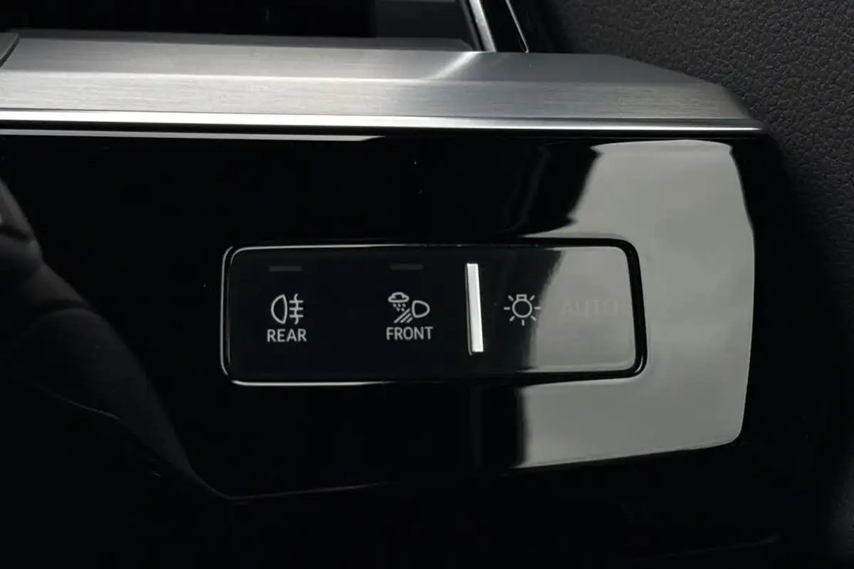 2024-audi-q8-e-tron-55e-s-line-suv-big-40