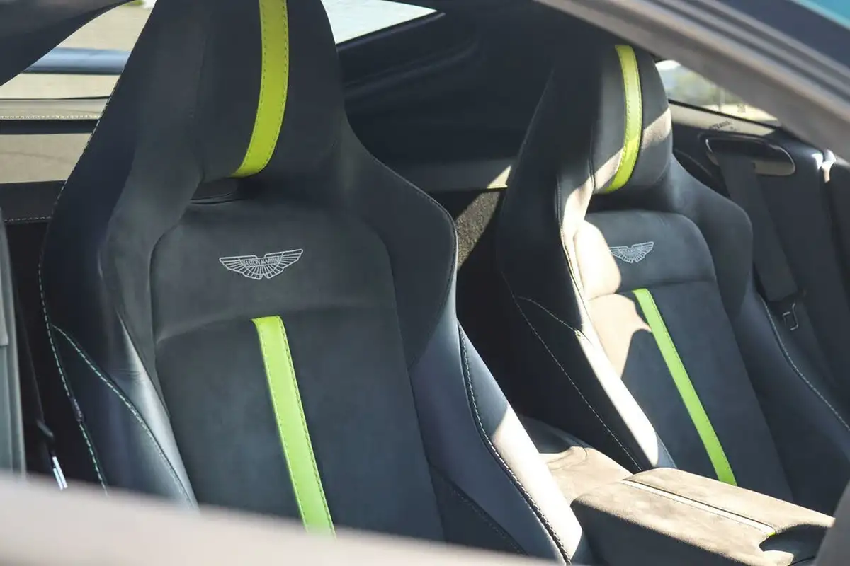2022-aston-martin-vantage-big-24