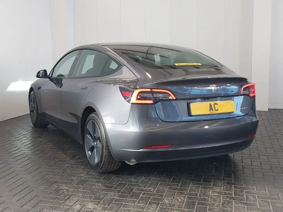 2021-tesla-model-3-e-long-range-4x4-big-1