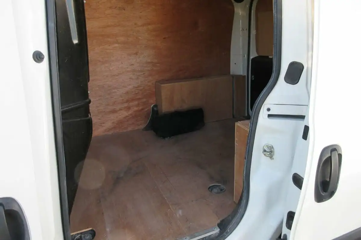 2017-fiat-doblo-cargo-13td-l1h1-sx-big-2