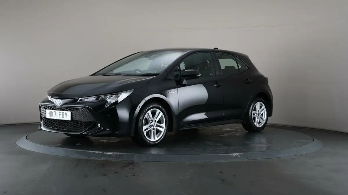 2022-toyota-corolla-18-vvt-i-icon-tech-trk-hatchback-5d-big-3