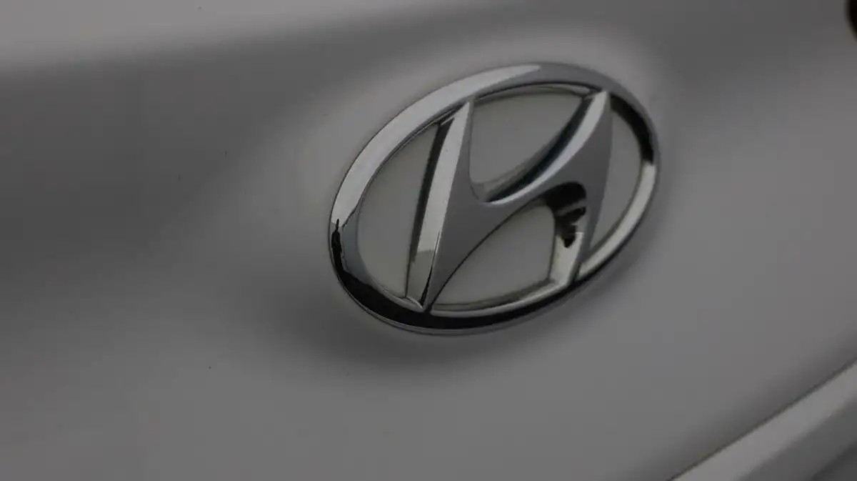 2022-hyundai-kona-16-gdi-premium-big-19