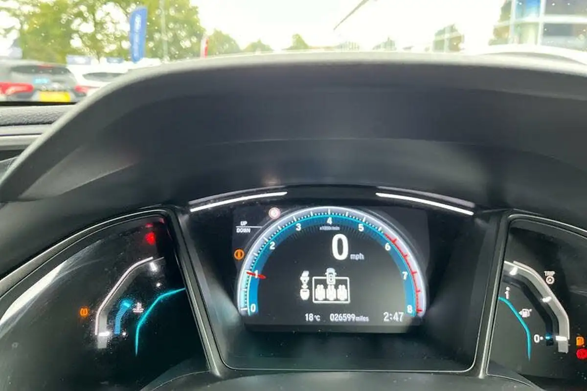 2018-honda-civic-10-vtec-turbo-sr-126ps-hatchback-5d-big-12