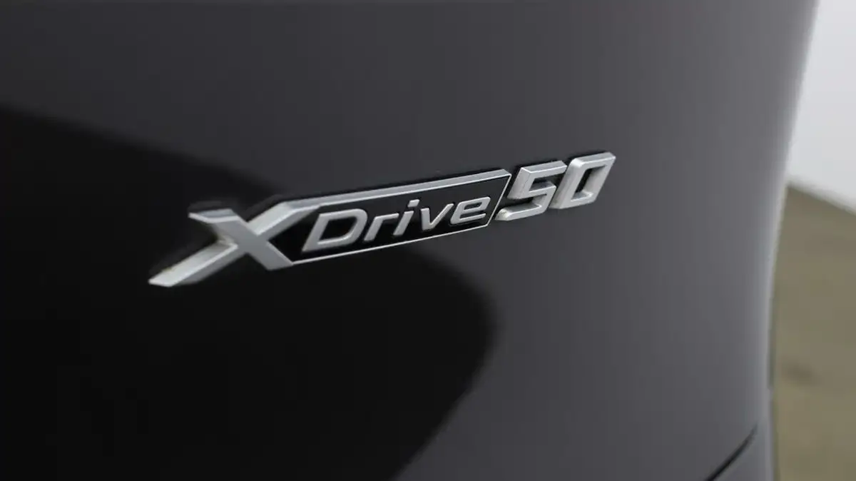 2022-bmw-ix-e-xdrive-50-m-sport-big-20