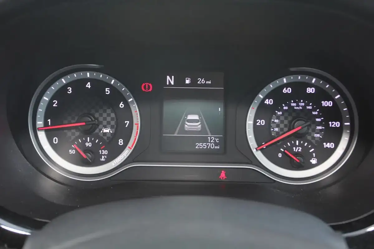 2020-hyundai-i10-12-se-connect-auto-big-17