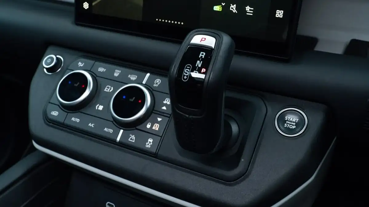 2023-land-rover-110-defender-30-d300-x-dynamic-hse-big-21
