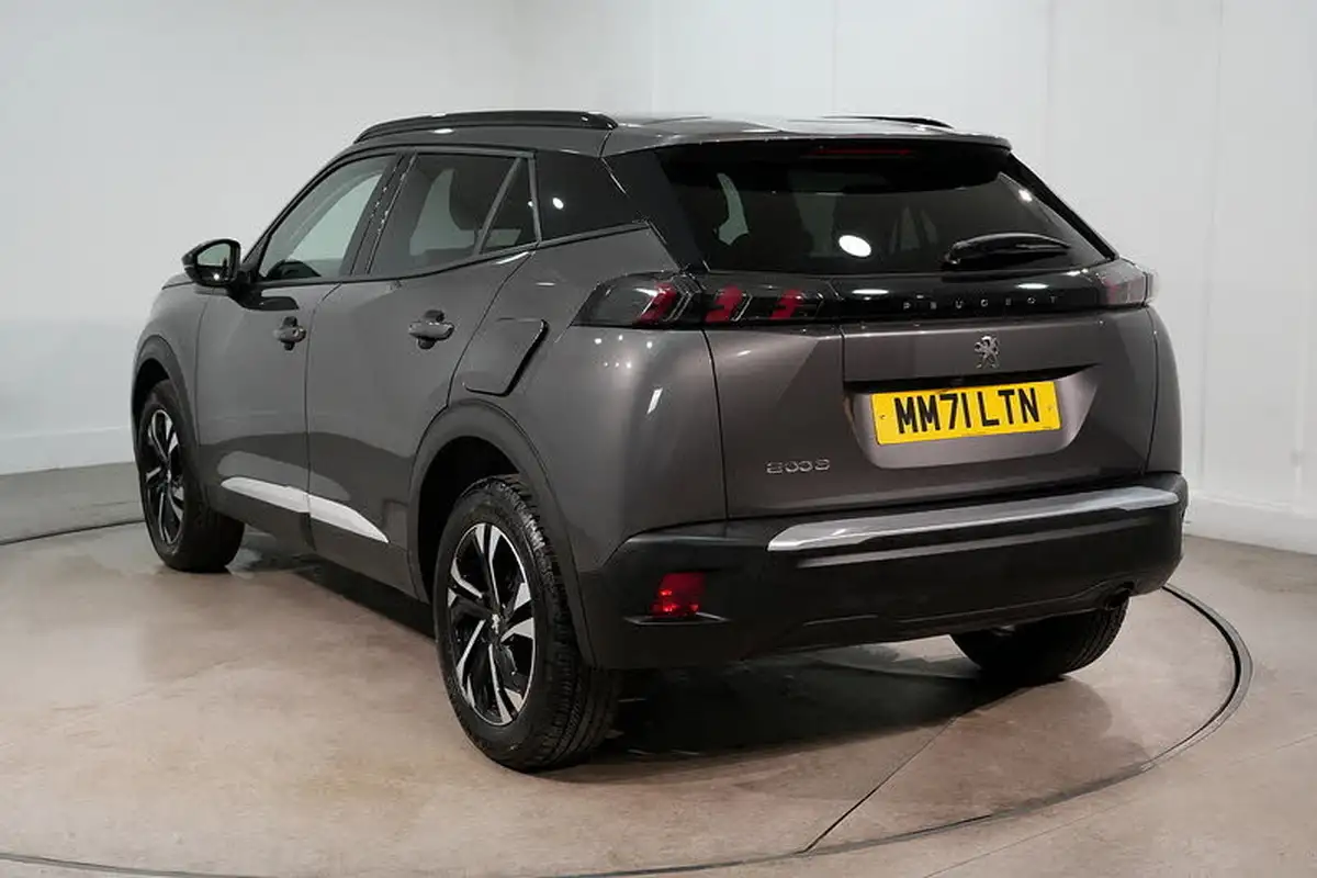 2021-peugeot-2008-suv-12-puretech-allure-premium-100bhp-big-6