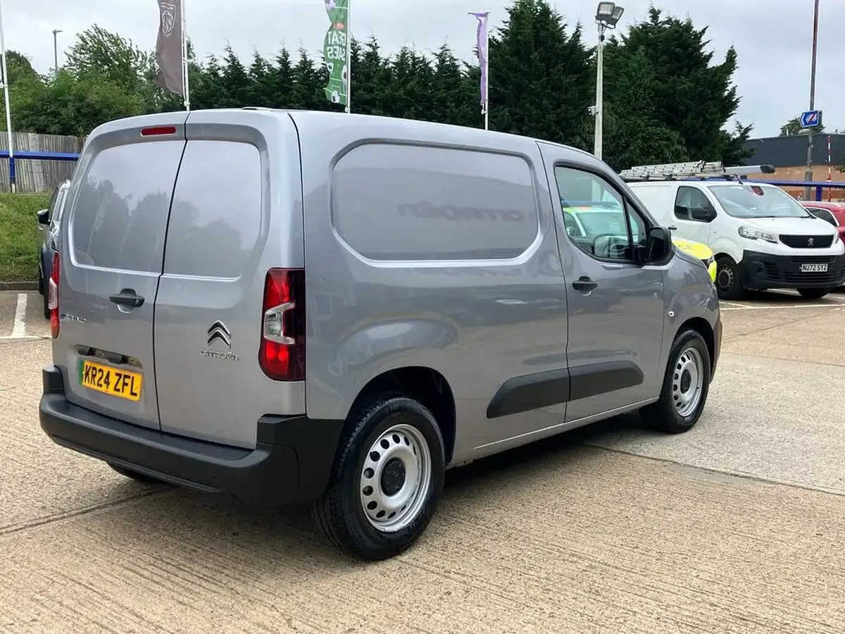 2024-citroen-berlingo-big-25