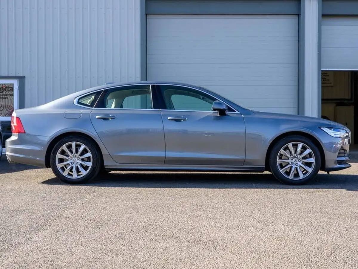 2019-volvo-s90-20-t4-momentum-big-3