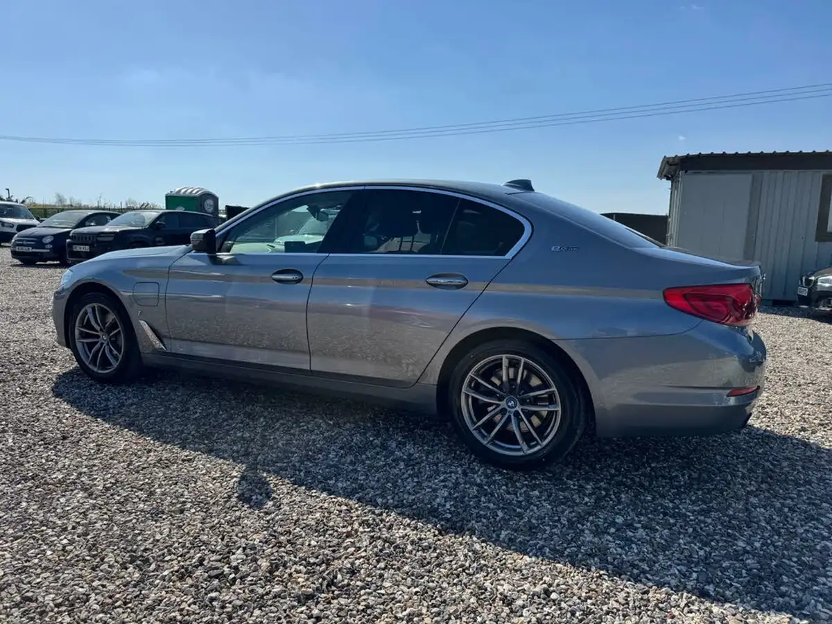 2017-bmw-5-series-20-530e-se-iperformance-big-12