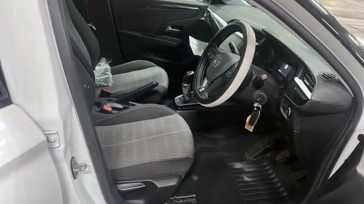2021-vauxhall-corsa-12i-griffin-edition-big-6