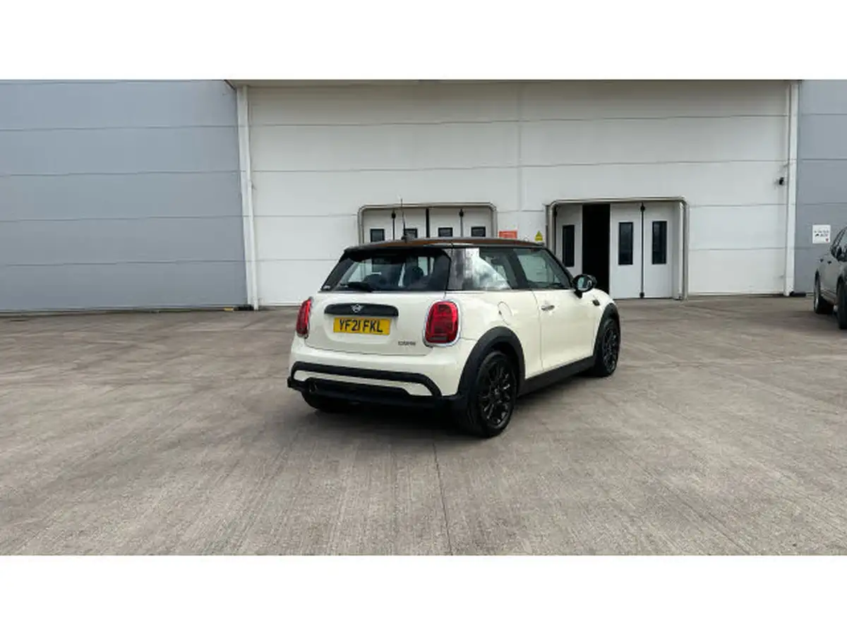 2021-mini-cooper-15-cooper-classic-hatchback-3d-big-23