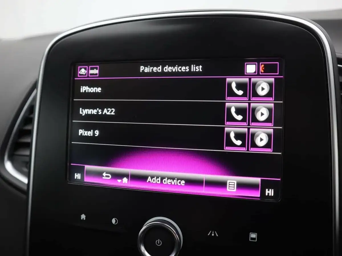 2020-renault-grand-scenic-13-tce-iconic-big-14