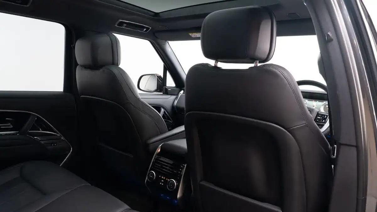2022-land-rover-range-rover-30-d300-se-big-15